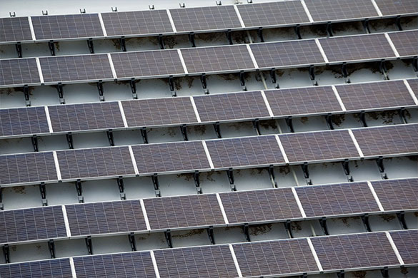 Panneaux solaires pour toits métalliques à joint debout