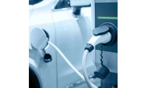 Recharger votre voiture électrique avec des panneaux solaires : une solution écologique et économique Recharger votre voiture électrique avec des panneaux solaires : une solution écologique et économique