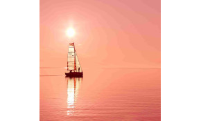 Idée de saison : embarquer des panneaux solaires sur un bateau Idée de saison : embarquer des panneaux solaires sur un bateau